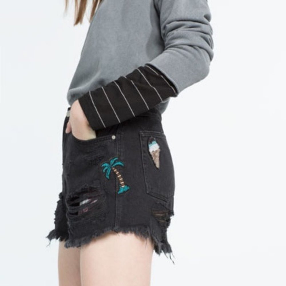 ZARA Distressed Patch Black Denim Shorts w/ plaid peek a boo lining Size 6